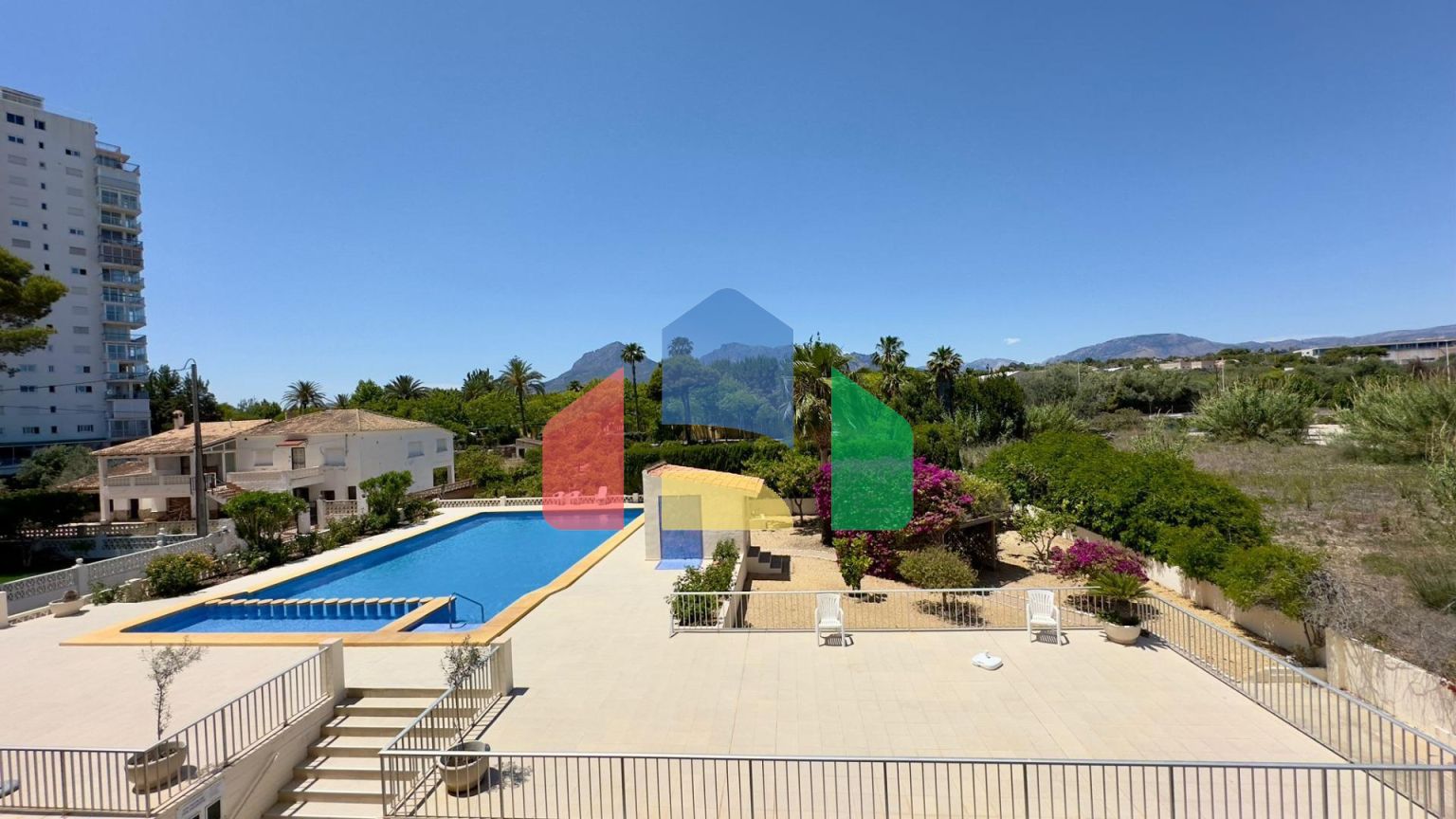 Квартира на пляже Альбира с видом на море