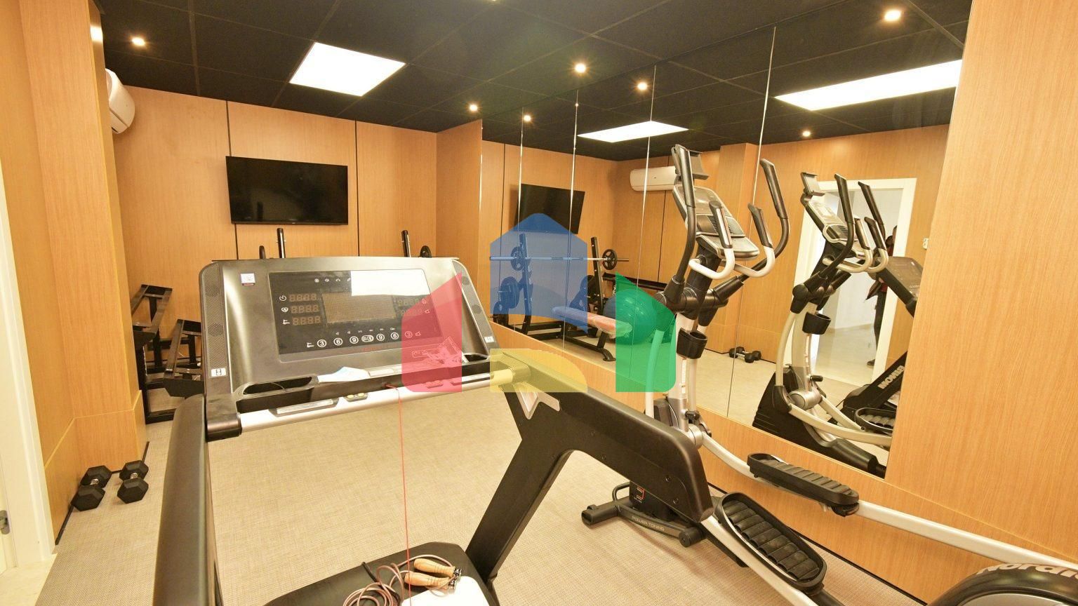 Роскошная вилла с видом на море и горы