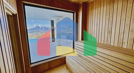 Роскошная вилла с видом на море и горы