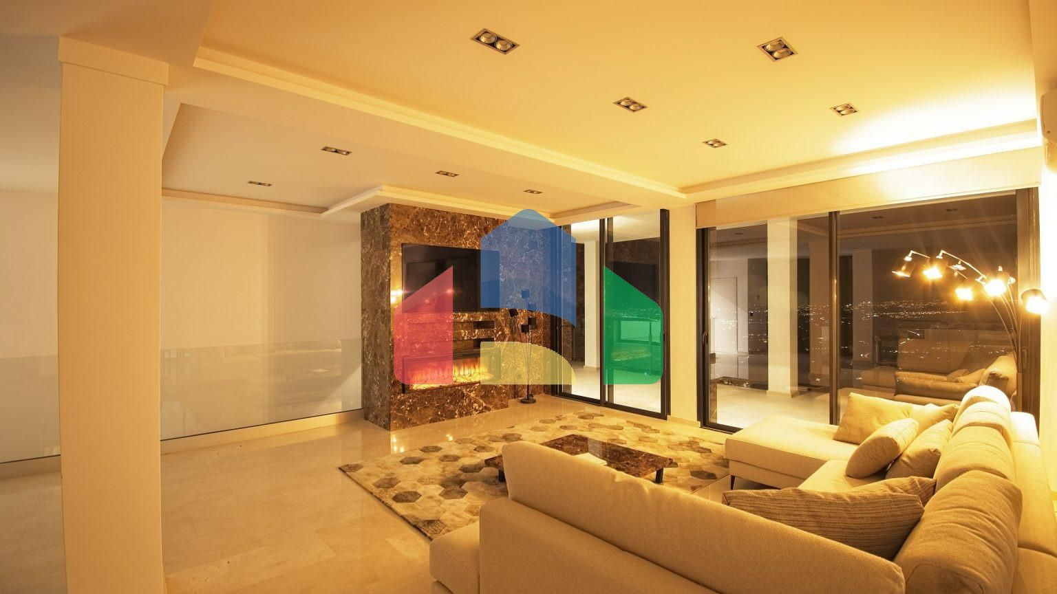 Роскошная вилла с видом на море и горы