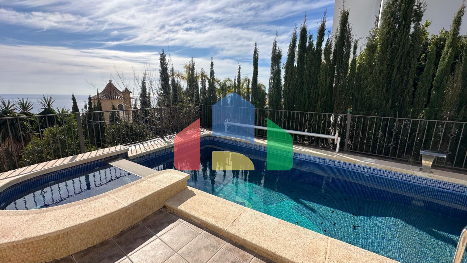 Апартаменты для жизни и отдыха в Альтеа