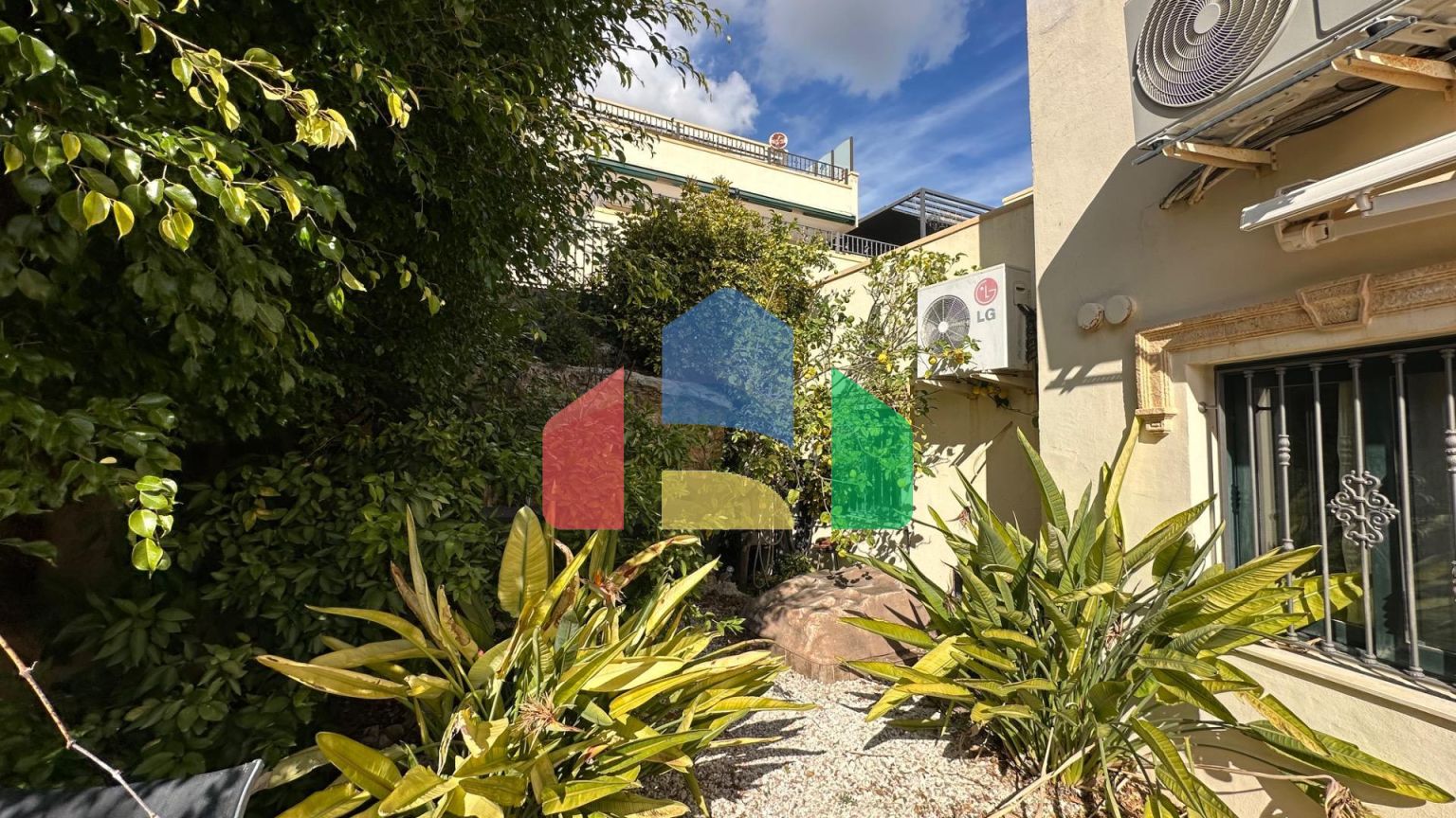 Апартаменты для жизни и отдыха в Альтеа