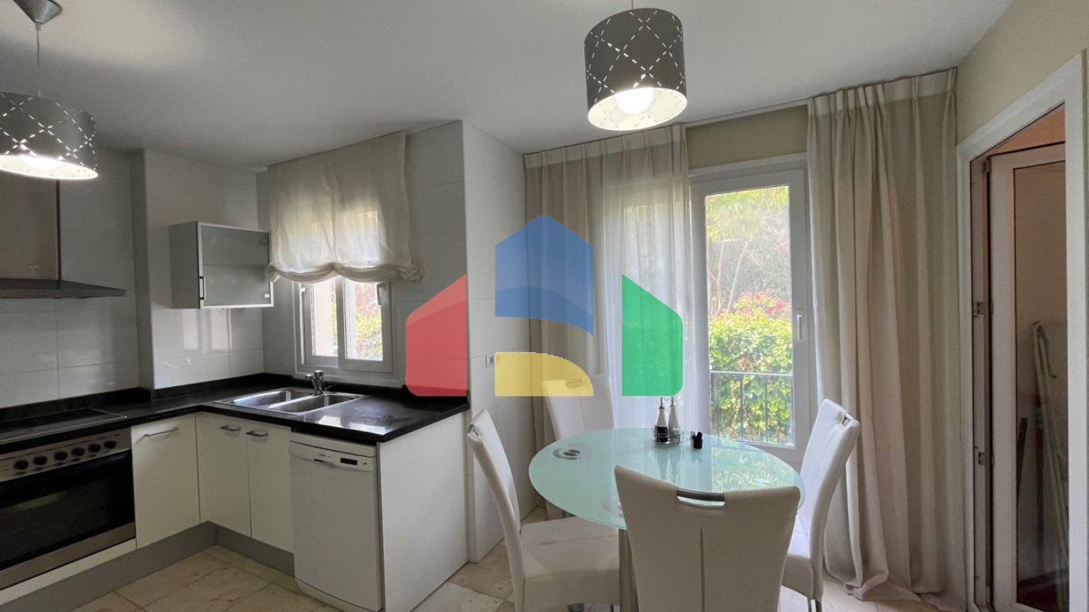 ЭКСКЛЮЗИВНАЯ КВАРТИРА С ВИДОМ НА МОРЕ ALTEA HILLS