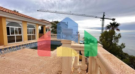 «Вилла с панорамным видом и большим потенциалом в Альтеа Хиллз»