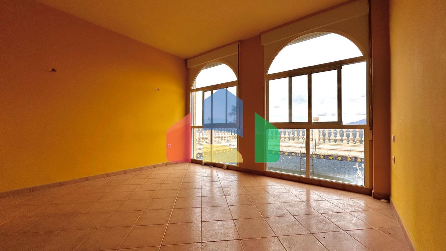 «Вилла с панорамным видом и большим потенциалом в Альтеа Хиллз»