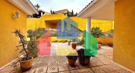 «Вилла с панорамным видом и большим потенциалом в Альтеа Хиллз»