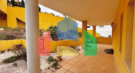 «Вилла с панорамным видом и большим потенциалом в Альтеа Хиллз»