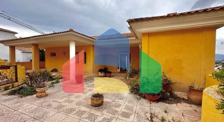 «Вилла с панорамным видом и большим потенциалом в Альтеа Хиллз»