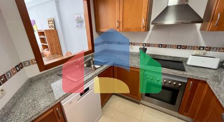 Светлый двухуровневый пентхаус у моря