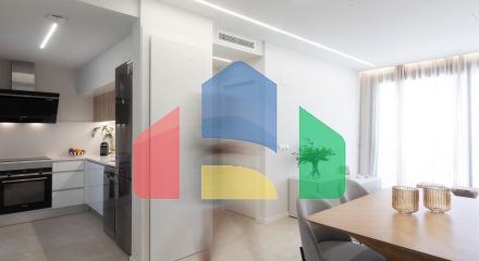 СРЕДИЗЕМНОМОРСКОЕ ЖИЛЬЕ В НЕСКОЛЬКИХ МЕТРАХ ОТ МОРЯ