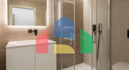 СРЕДИЗЕМНОМОРСКОЕ ЖИЛЬЕ В НЕСКОЛЬКИХ МЕТРАХ ОТ МОРЯ