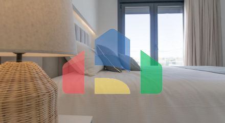 СРЕДИЗЕМНОМОРСКОЕ ЖИЛЬЕ В НЕСКОЛЬКИХ МЕТРАХ ОТ МОРЯ