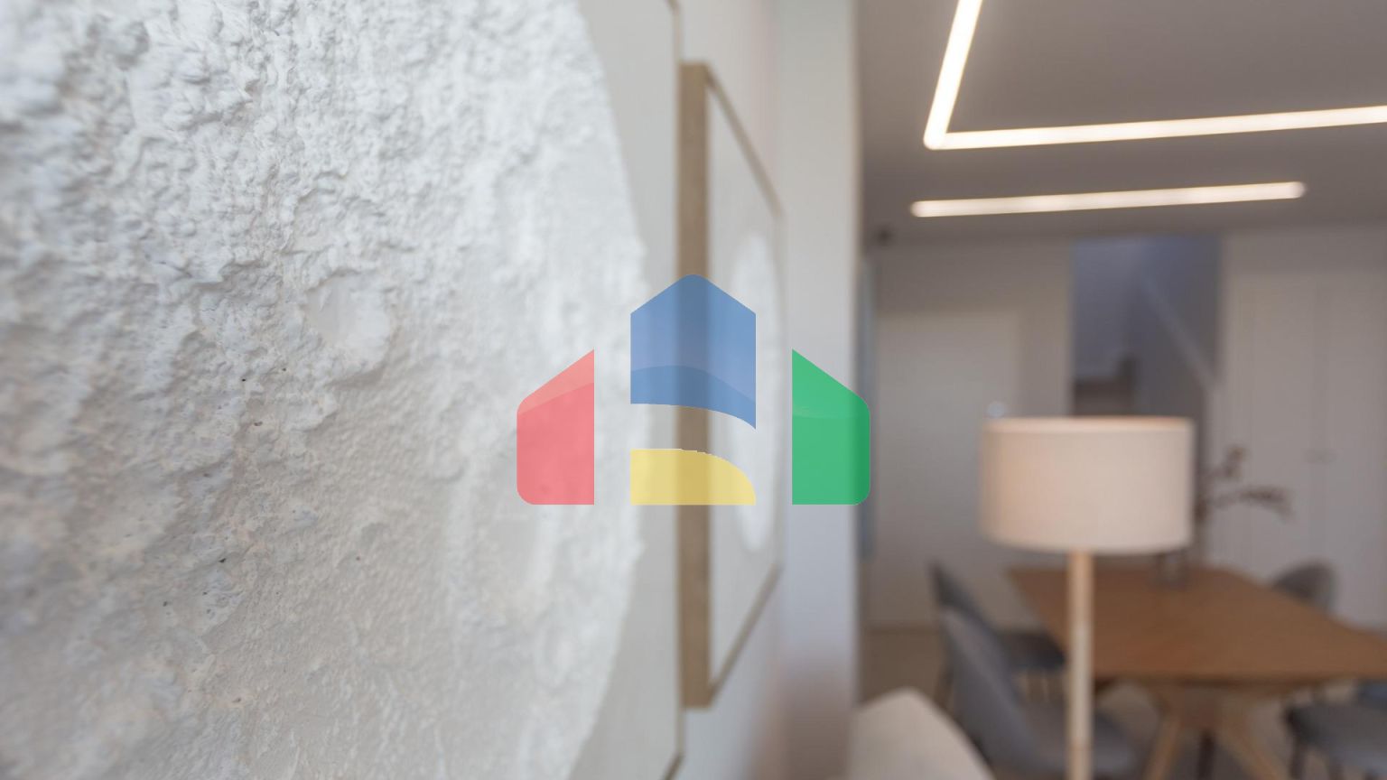 СРЕДИЗЕМНОМОРСКОЕ ЖИЛЬЕ В НЕСКОЛЬКИХ МЕТРАХ ОТ МОРЯ