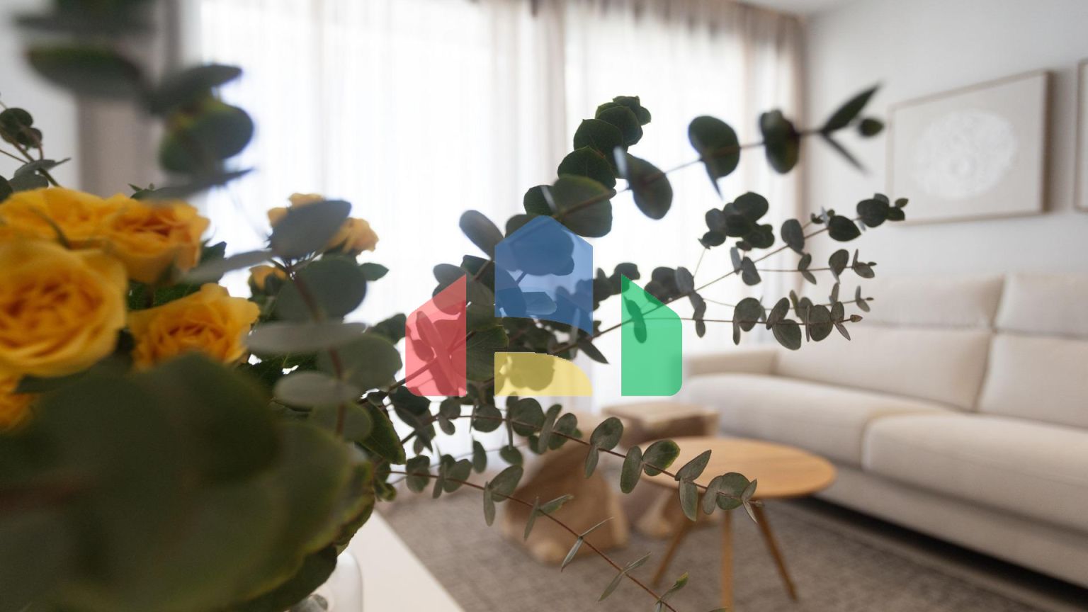 СРЕДИЗЕМНОМОРСКОЕ ЖИЛЬЕ В НЕСКОЛЬКИХ МЕТРАХ ОТ МОРЯ