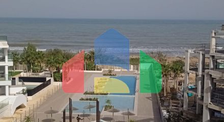 СРЕДИЗЕМНОМОРСКОЕ ЖИЛЬЕ В НЕСКОЛЬКИХ МЕТРАХ ОТ МОРЯ