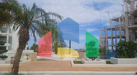 СРЕДИЗЕМНОМОРСКОЕ ЖИЛЬЕ В НЕСКОЛЬКИХ МЕТРАХ ОТ МОРЯ