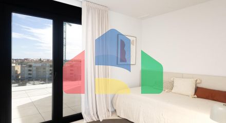 СРЕДИЗЕМНОМОРСКОЕ ЖИЛЬЕ В НЕСКОЛЬКИХ МЕТРАХ ОТ МОРЯ