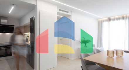 СРЕДИЗЕМНОМОРСКОЕ ЖИЛЬЕ В НЕСКОЛЬКИХ МЕТРАХ ОТ МОРЯ