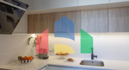 СРЕДИЗЕМНОМОРСКОЕ ЖИЛЬЕ В НЕСКОЛЬКИХ МЕТРАХ ОТ МОРЯ