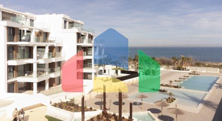 СРЕДИЗЕМНОМОРСКОЕ ЖИЛЬЕ В НЕСКОЛЬКИХ МЕТРАХ ОТ МОРЯ