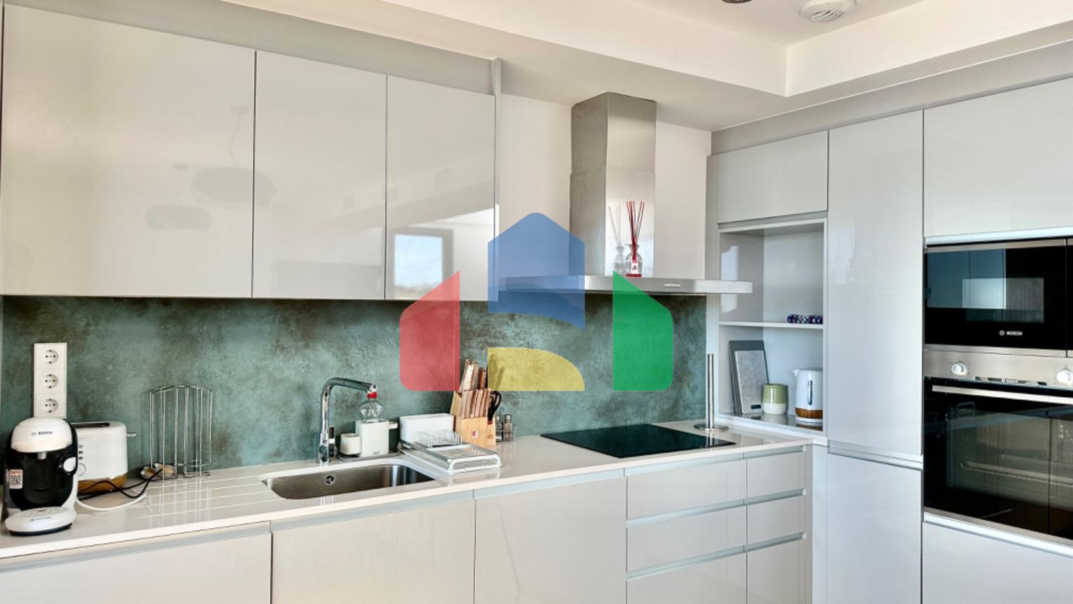 ПРЕМИУМ ПЕНТХАУС С НЕВЕРОЯТНЫМИ ВИДАМИ НА МОРЕ И ГОРЫ