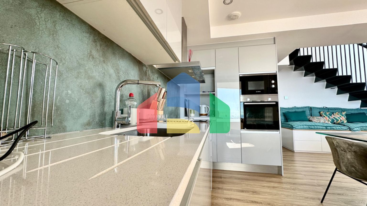 ПРЕМИУМ ПЕНТХАУС С НЕВЕРОЯТНЫМИ ВИДАМИ НА МОРЕ И ГОРЫ