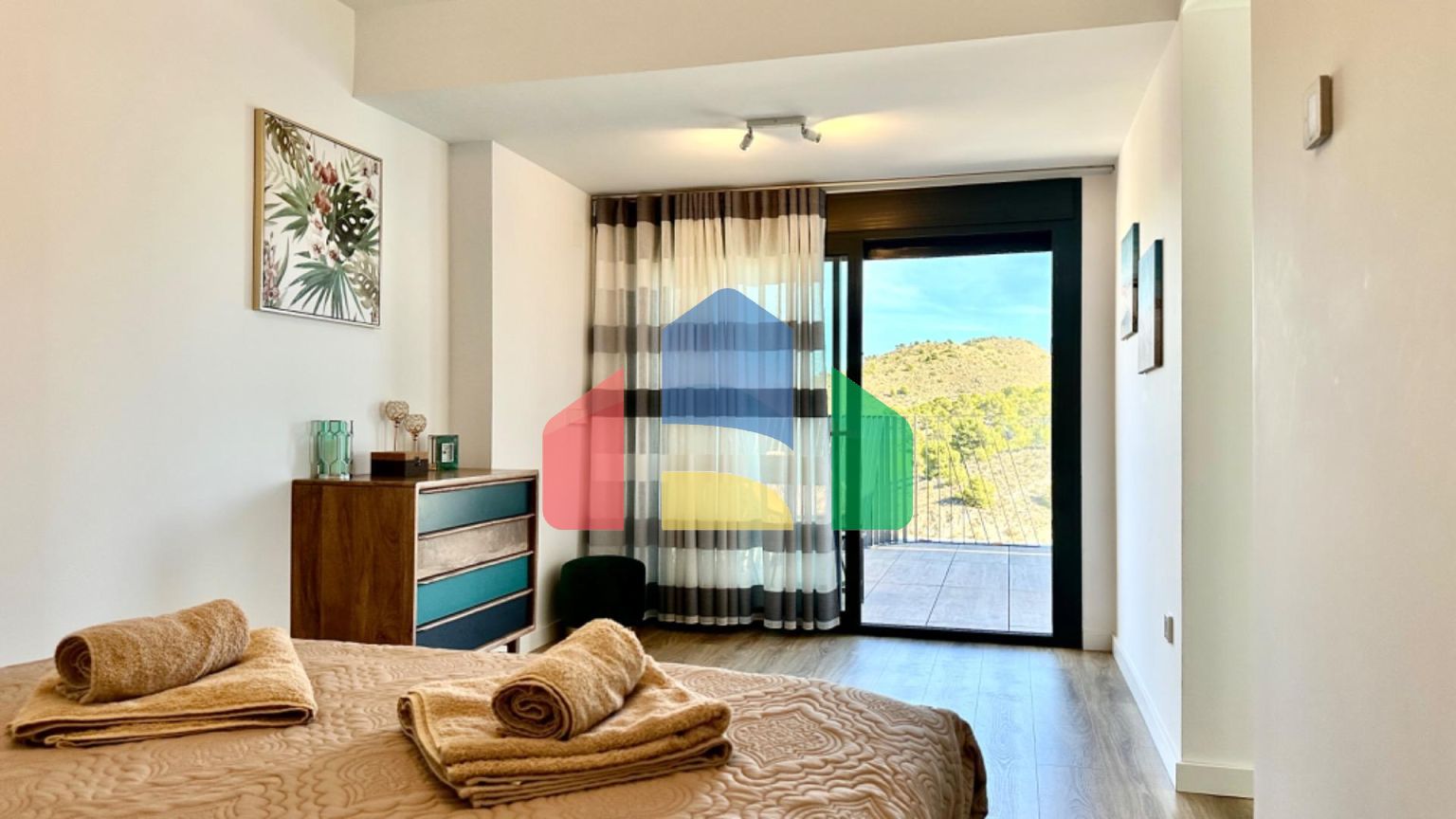 ПРЕМИУМ ПЕНТХАУС С НЕВЕРОЯТНЫМИ ВИДАМИ НА МОРЕ И ГОРЫ