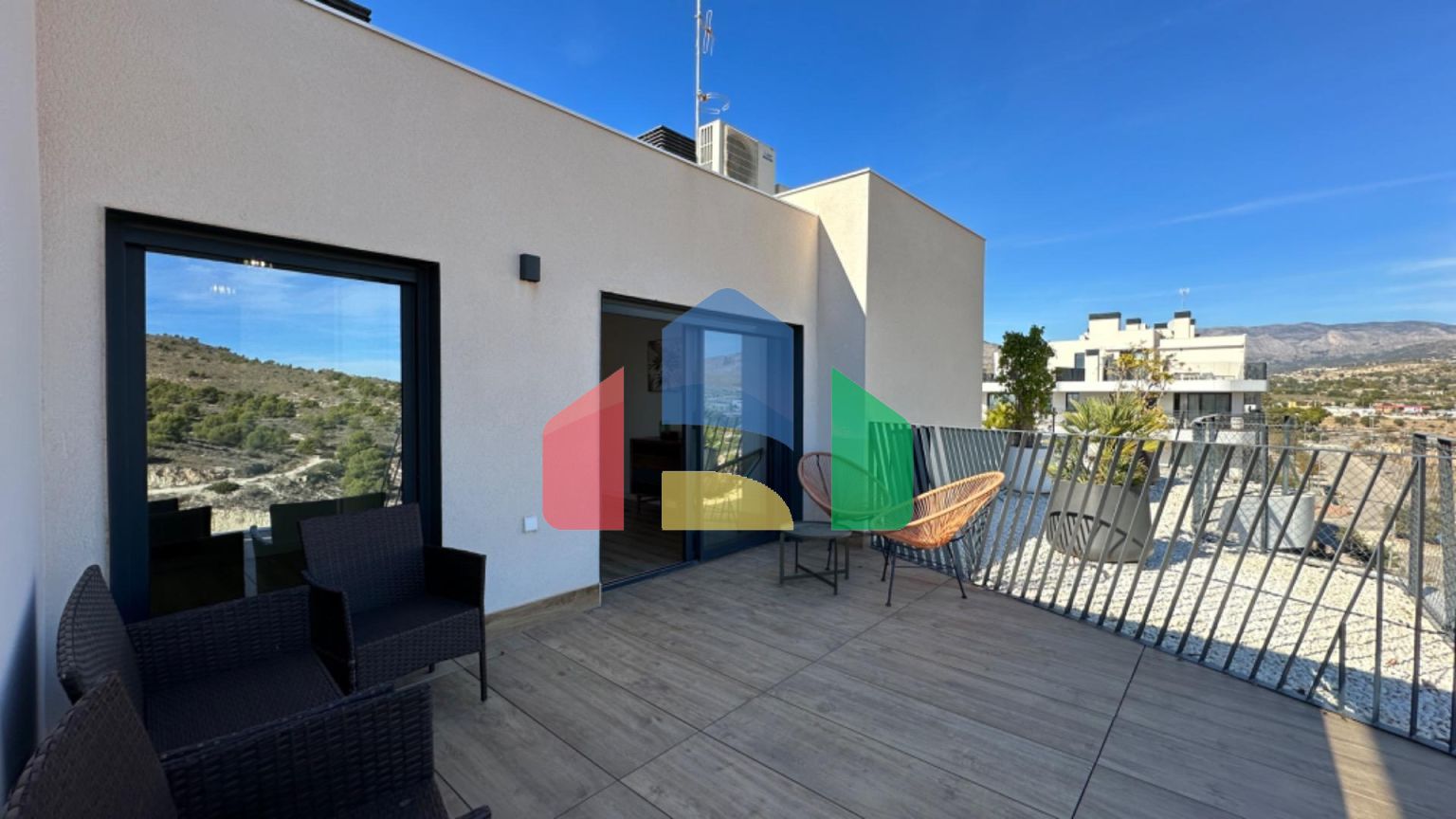 ПРЕМИУМ ПЕНТХАУС С НЕВЕРОЯТНЫМИ ВИДАМИ НА МОРЕ И ГОРЫ