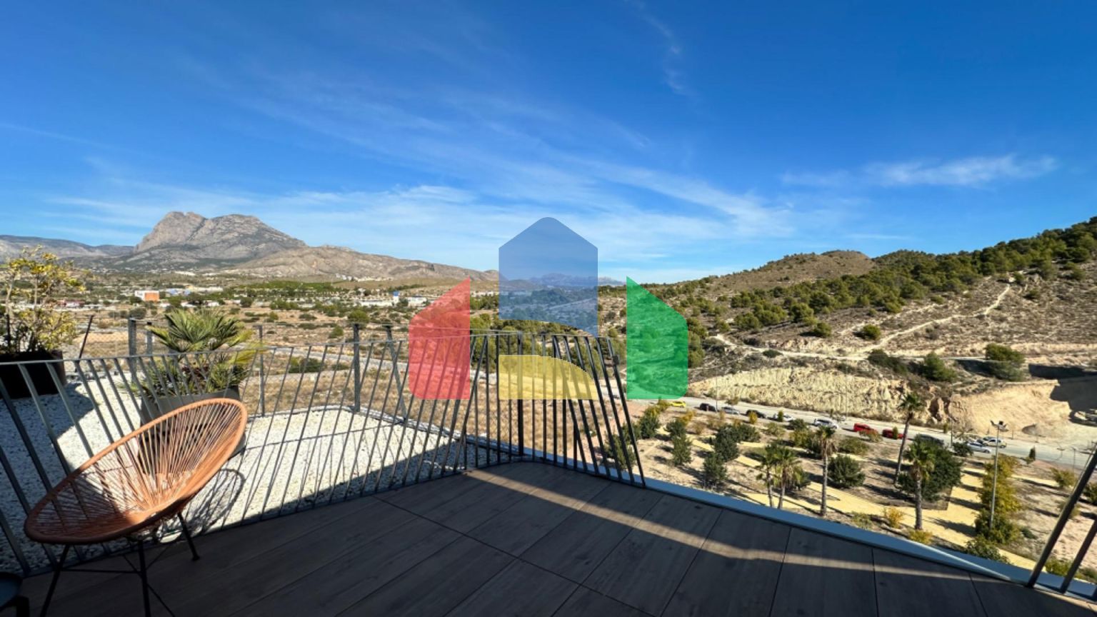 ПРЕМИУМ ПЕНТХАУС С НЕВЕРОЯТНЫМИ ВИДАМИ НА МОРЕ И ГОРЫ