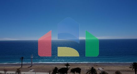 Великолепная двухкомнатная квартира с видом на море