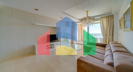 Великолепная двухкомнатная квартира с видом на море