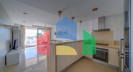 Великолепная двухкомнатная квартира с видом на море Великолепная двухкомнатная квартира с видом на море