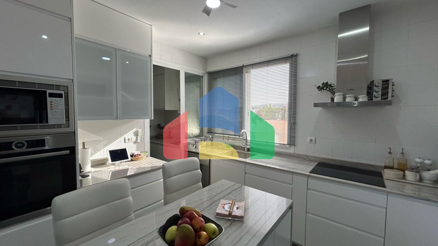 Роскошный Пентхаус в Кала-де-Финестрат: Мечта на Средиземном Море