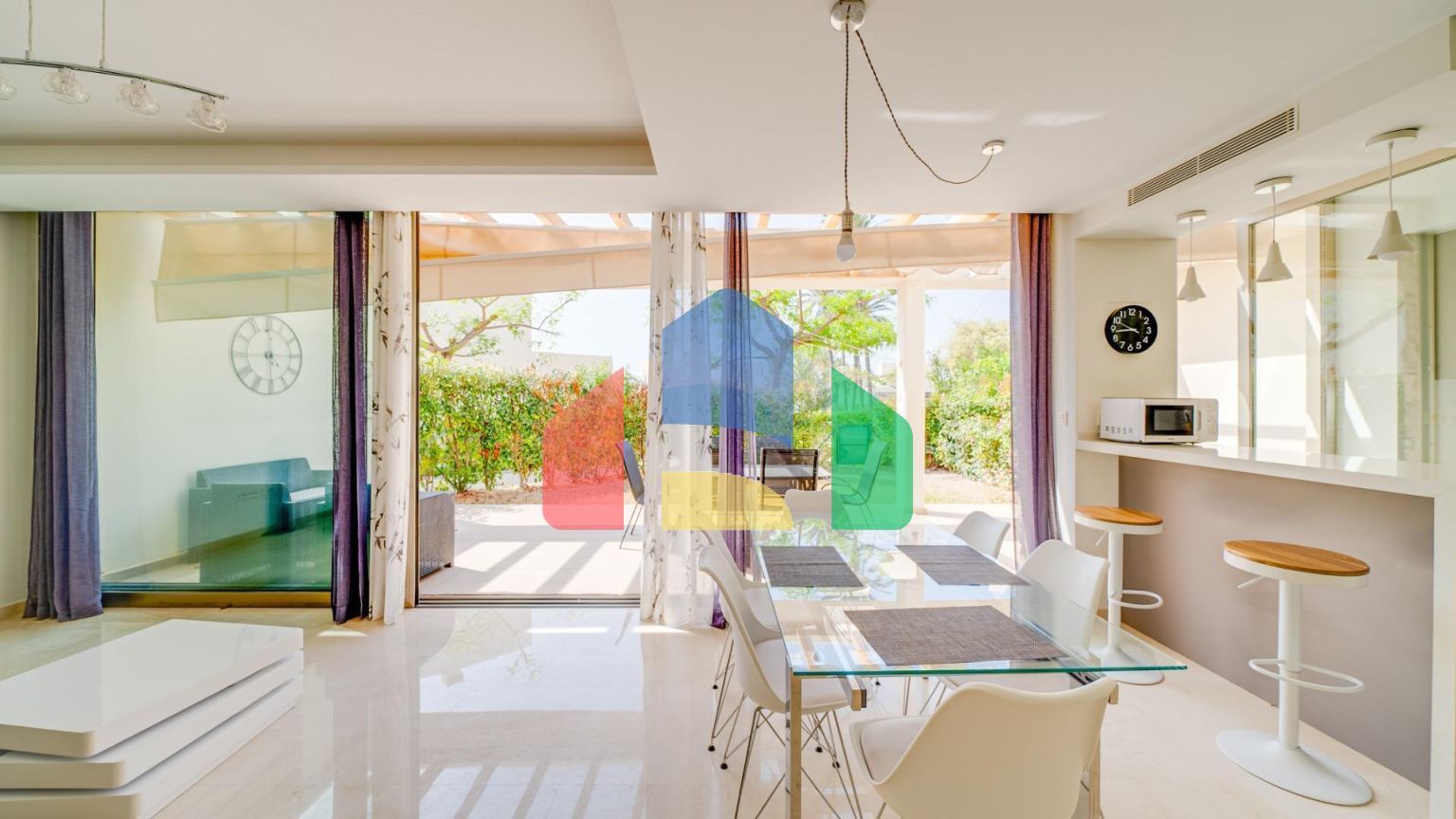 Таунхаус на берегу моря в Вильяхойосе