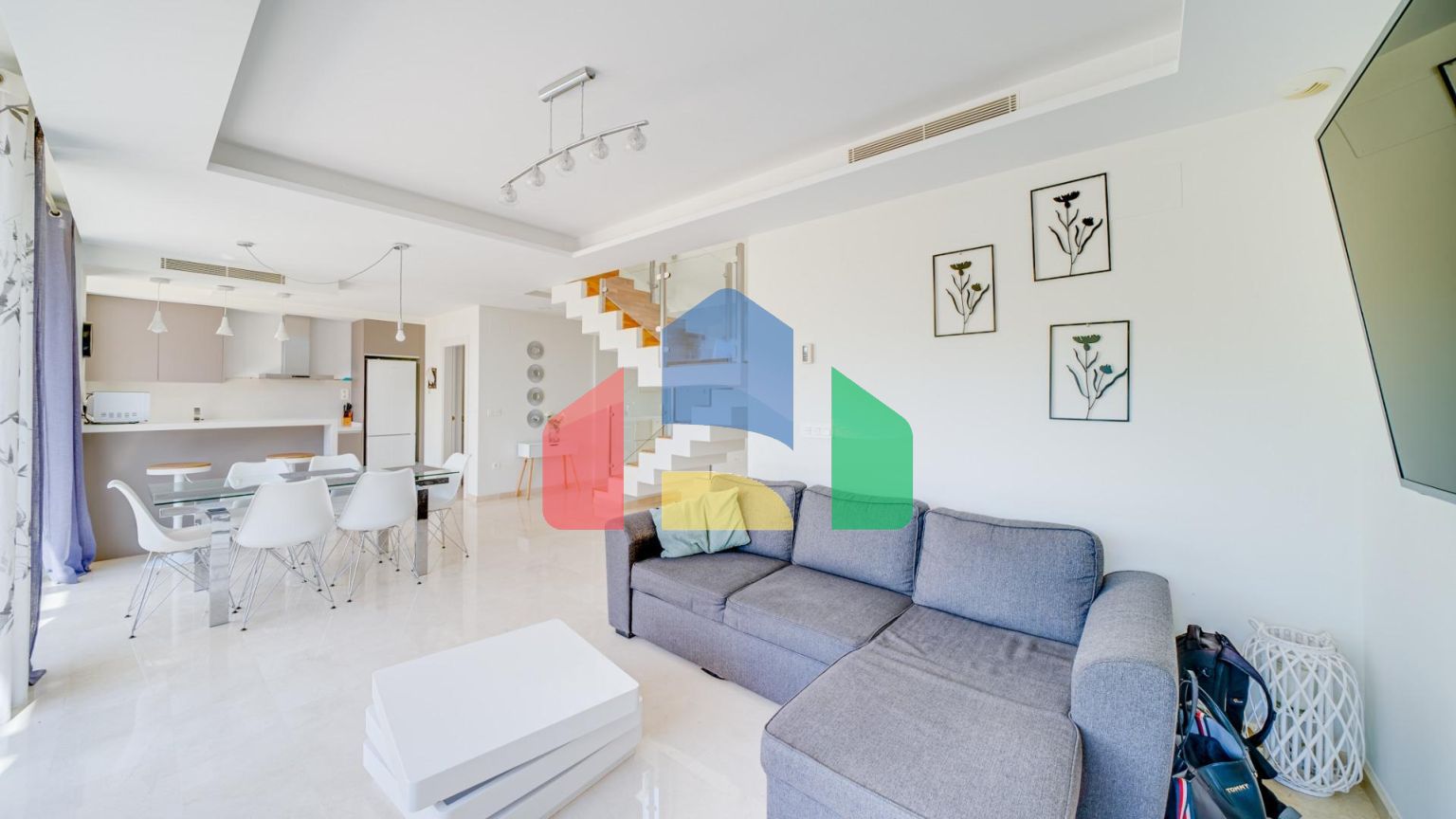 Таунхаус на берегу моря в Вильяхойосе