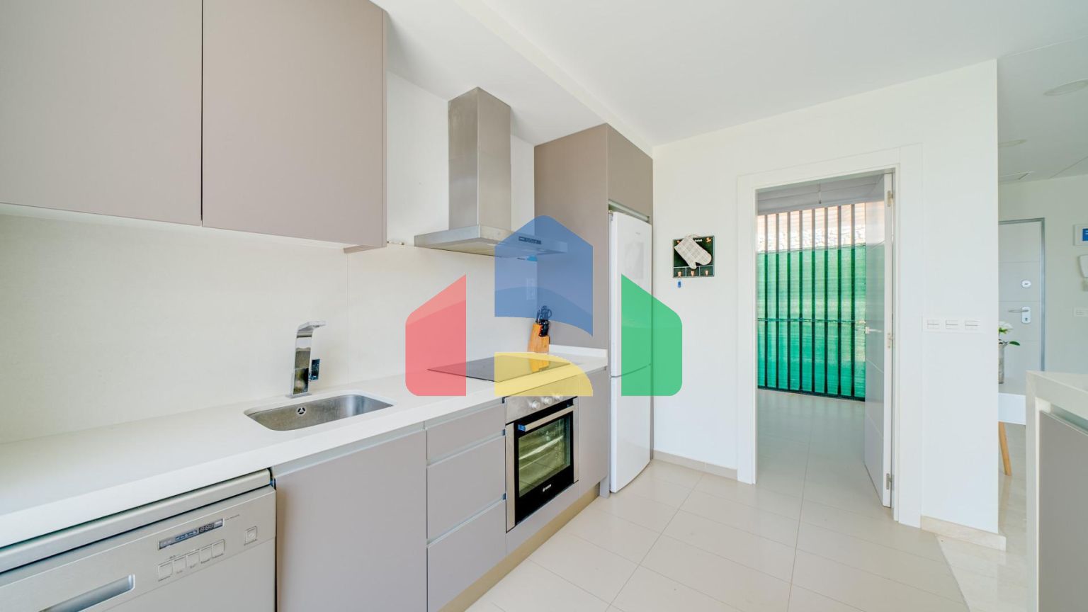 Таунхаус на берегу моря в Вильяхойосе