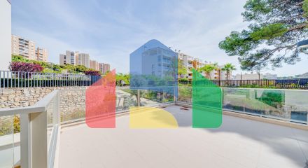 Таунхаус на берегу моря в Вильяхойосе