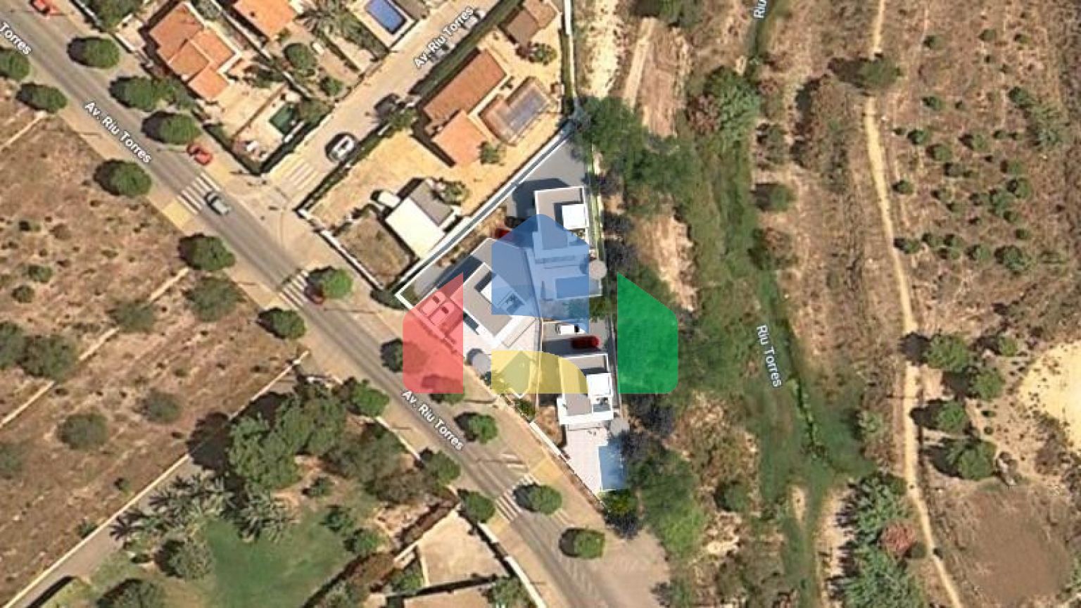 Недавно построенная вилла с частным бассейном рядом с морем