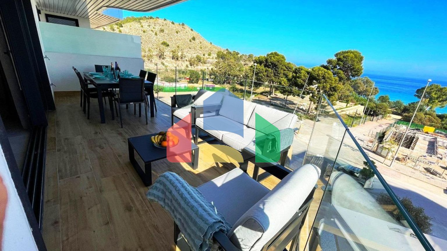 Новые современные апартаменты на берегу Средиземного моря ️