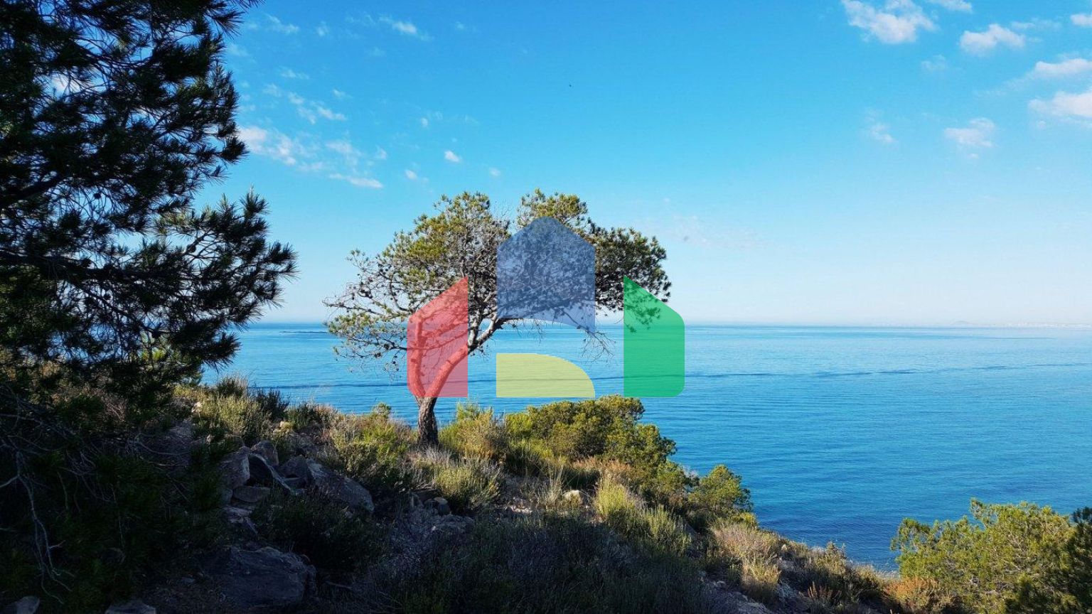 ЖИЛАЯ КВАРТИРА В 50М ОТ ПЛЯЖА