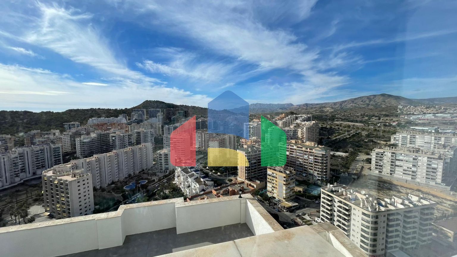 Пентхаус в Кала-де-Финестрат возле пляжа