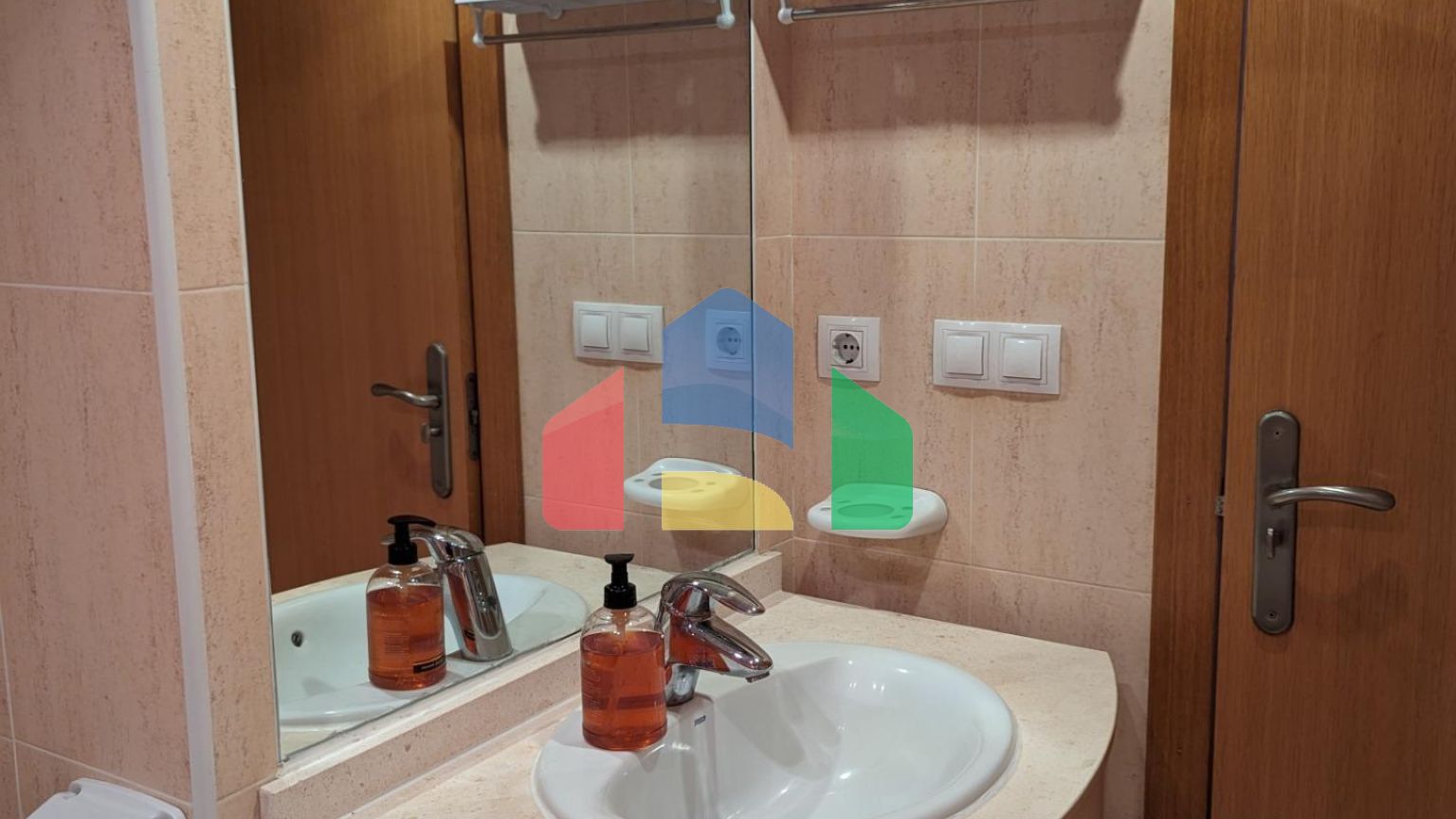 Светлая квартира с видом на горы в  Кала-де-Финестрат + туристическая лицензия!