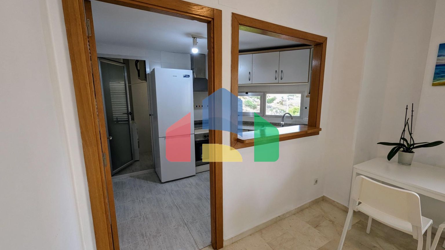 Светлая квартира с видом на горы в  Кала-де-Финестрат + туристическая лицензия!