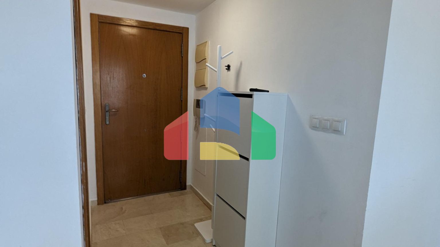 Светлая квартира с видом на горы в  Кала-де-Финестрат + туристическая лицензия!