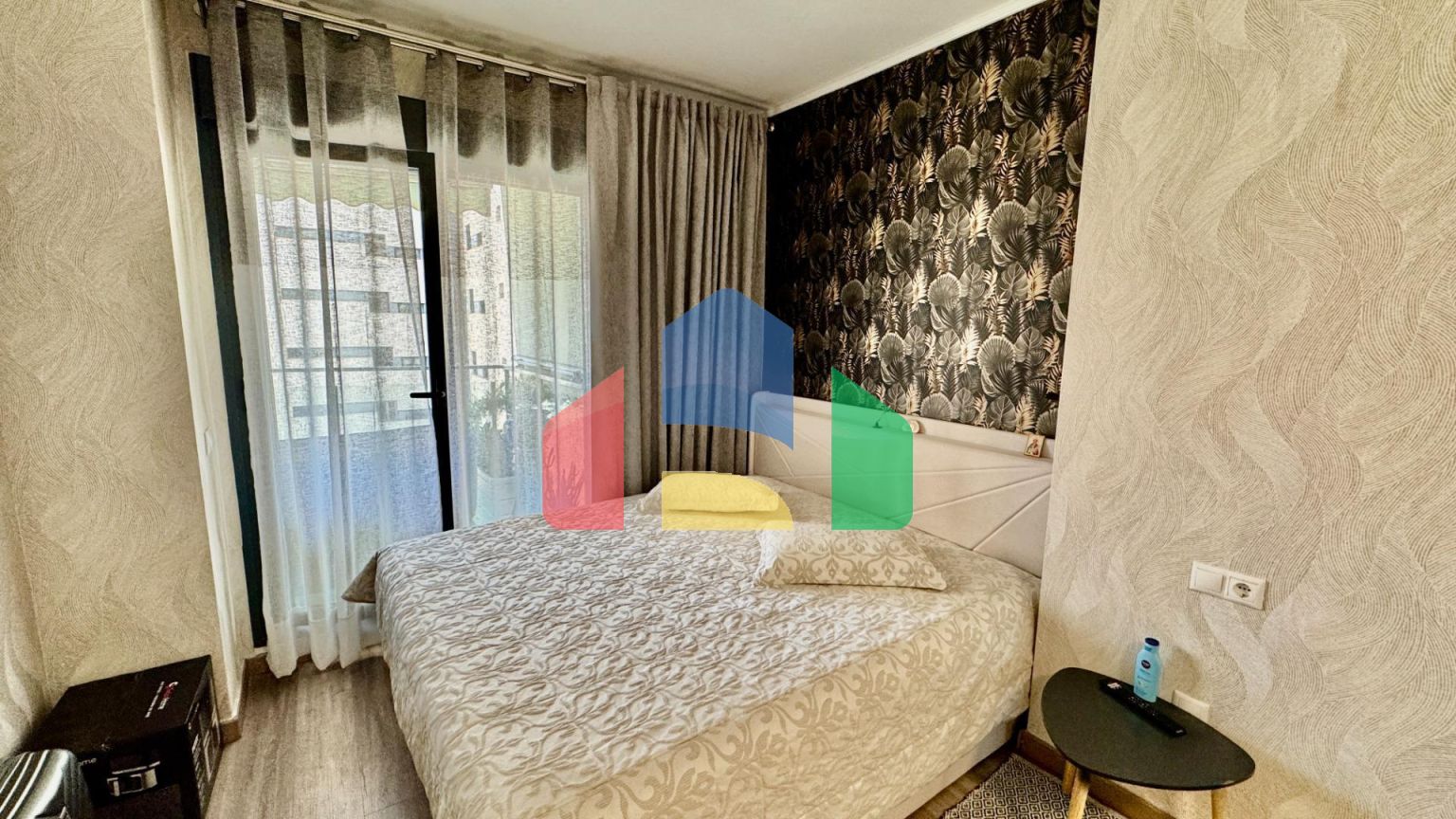 Продаётся светлая и уютная квартира в престижном районе Ла Кала, всего в 100 метрах от моря