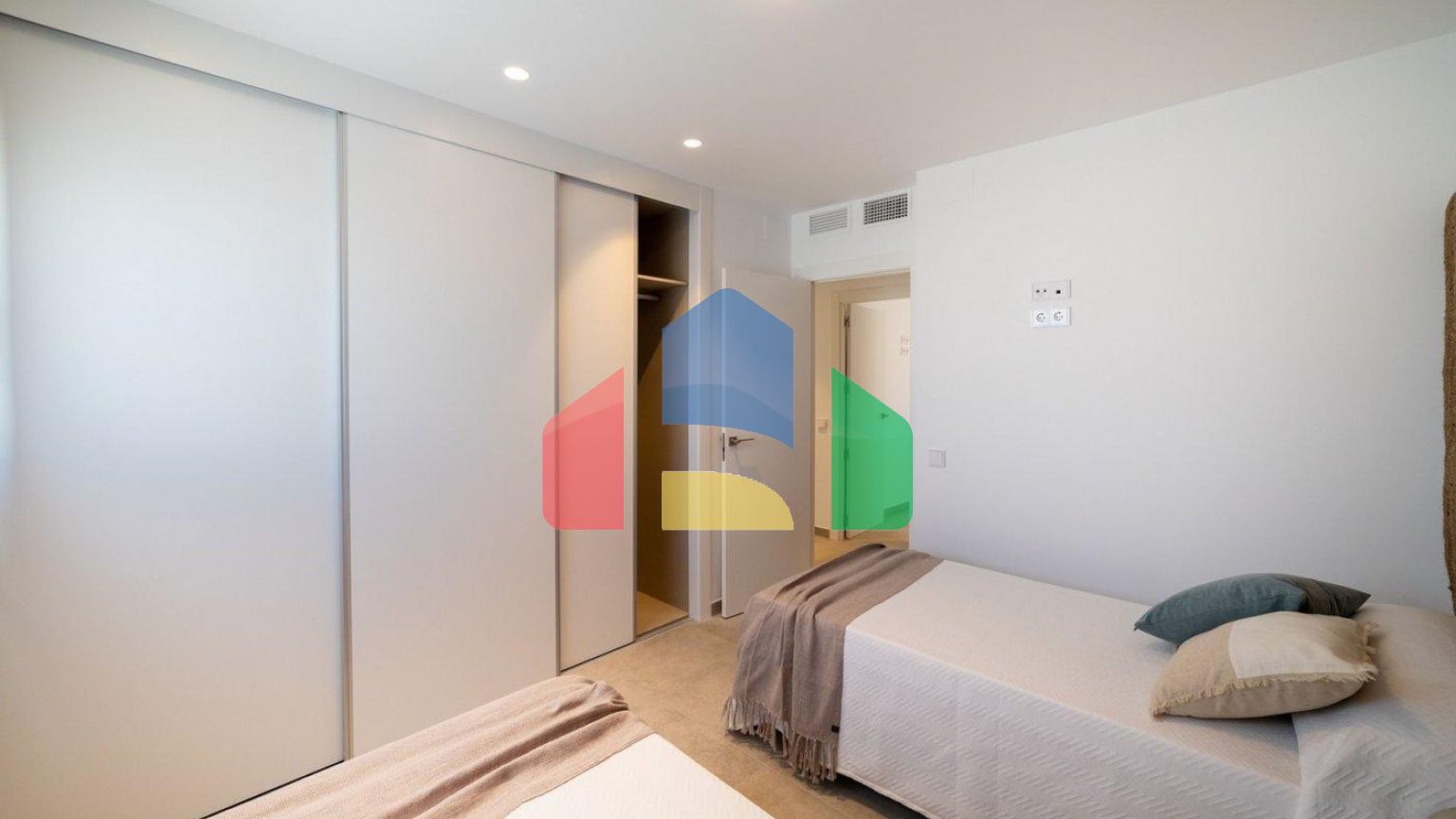 НОВЫЕ КВАРТИРЫ НА ПРОДАЖУ, В 20 МИНУТАХ ОТ АЛИКАНТЕ и ЭЛЧЕ, КОСТА-БЛАНКА