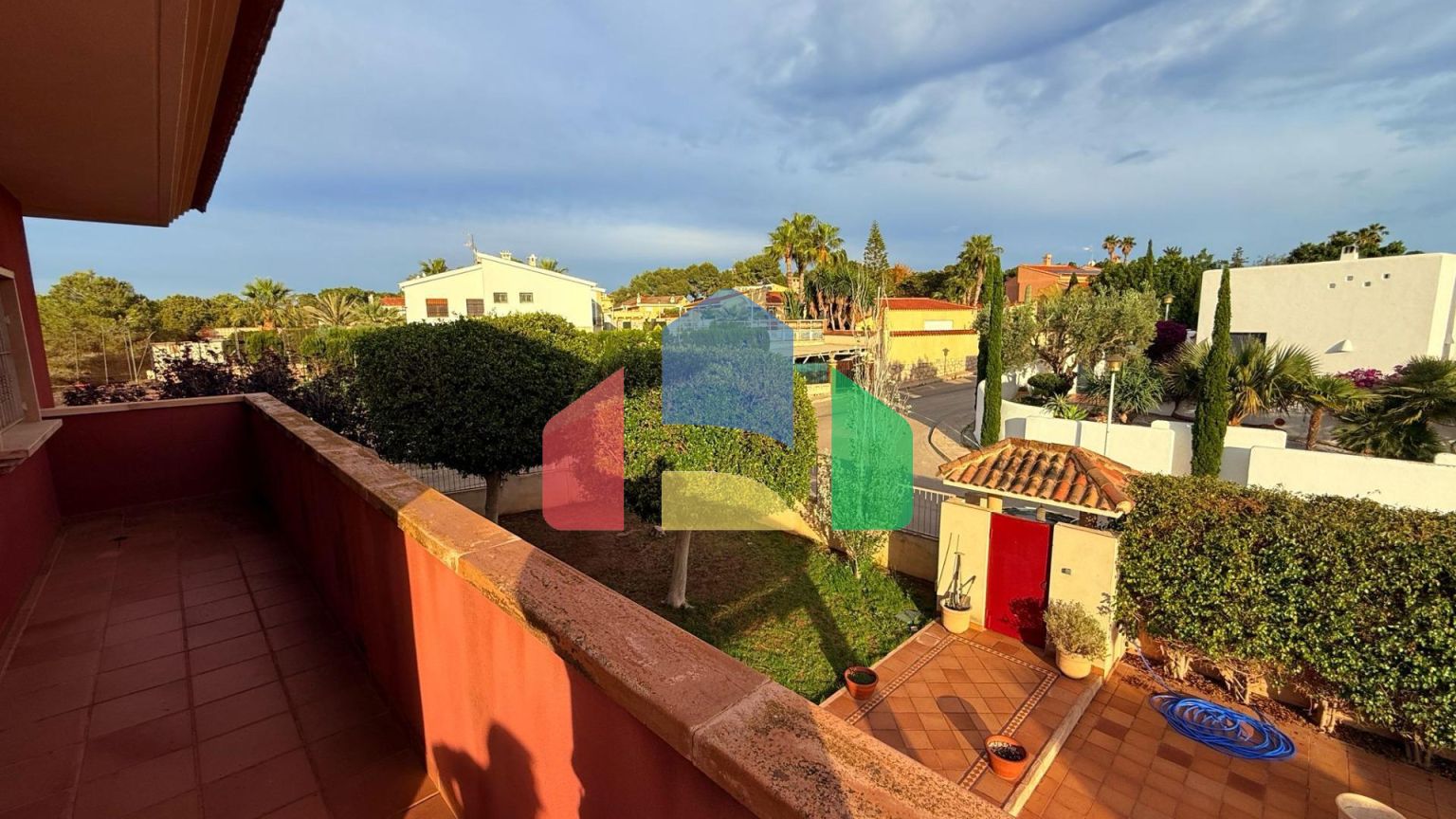 Изысканный шале в Санта-Поле: роскошь и комфорт в нескольких минутах от пляжа