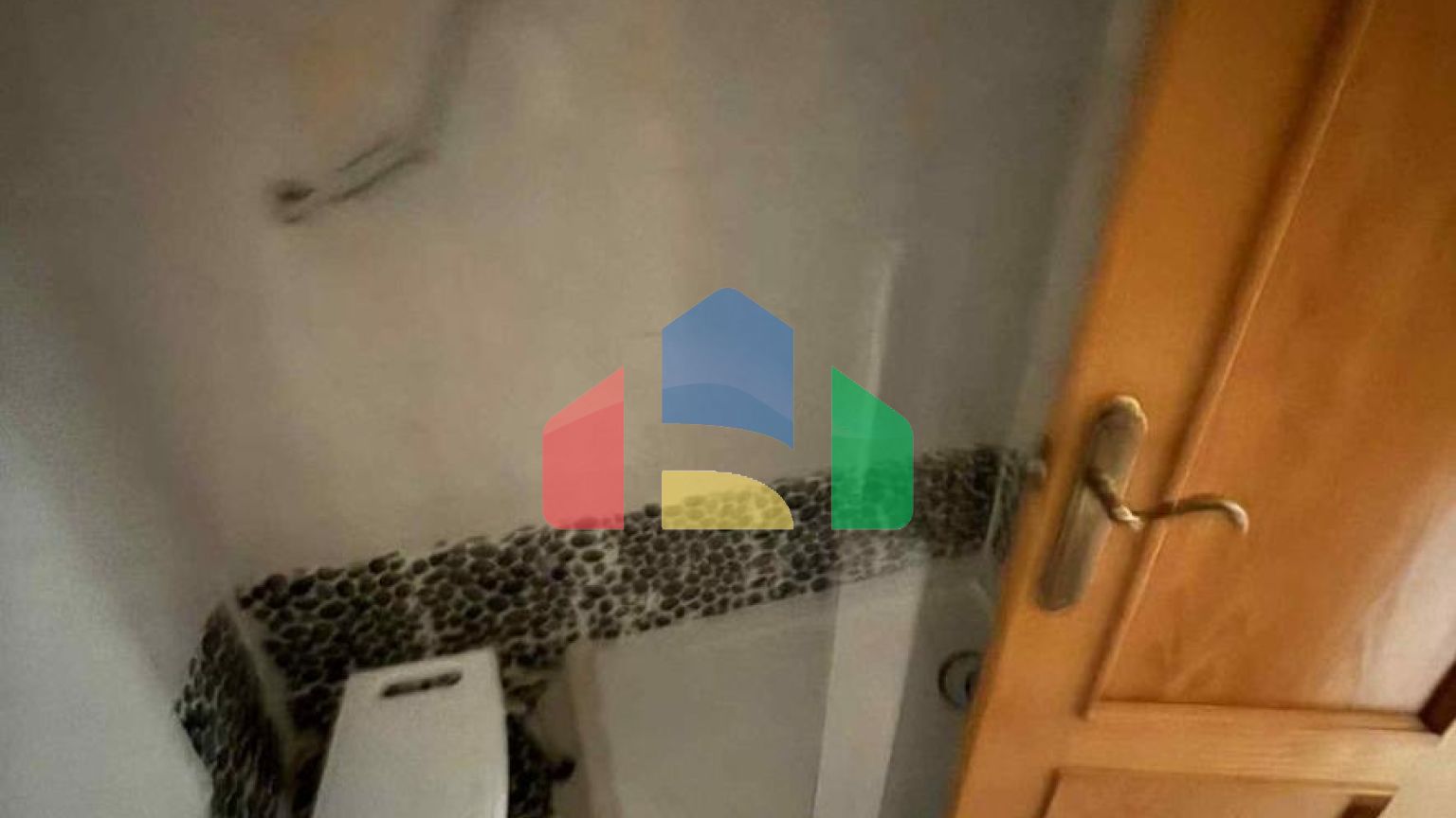 Просторная Квартира для Ремонта в Шаговой Доступности от Пляжа