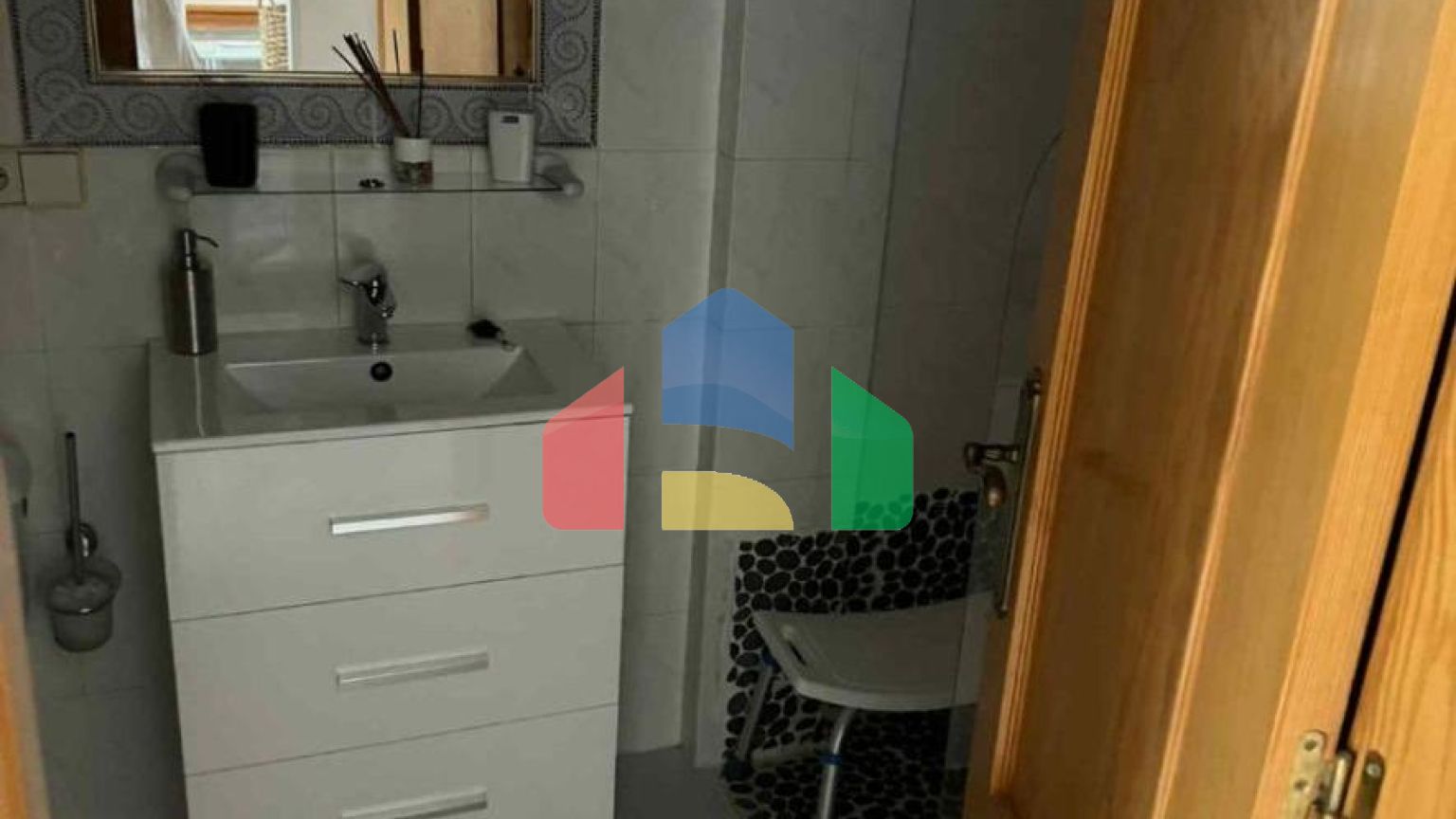 Просторная Квартира для Ремонта в Шаговой Доступности от Пляжа