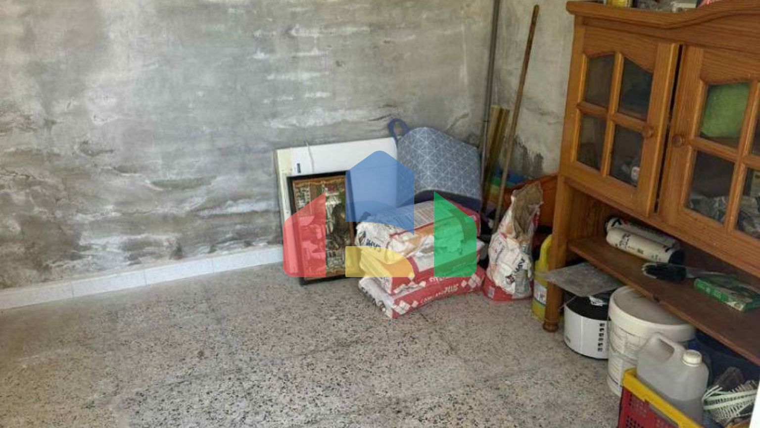 Просторная Квартира для Ремонта в Шаговой Доступности от Пляжа